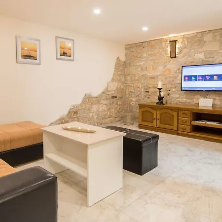 Holiday Home Giovanni Vabriga With Private Jacuzzi Tar-Vabriga Exterior photo