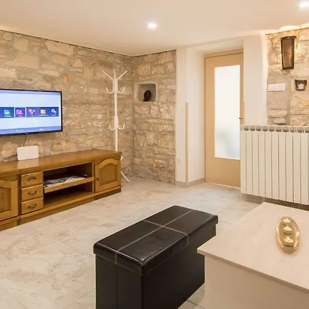 Holiday Home Giovanni Vabriga With Private Jacuzzi Tar-Vabriga Exterior photo