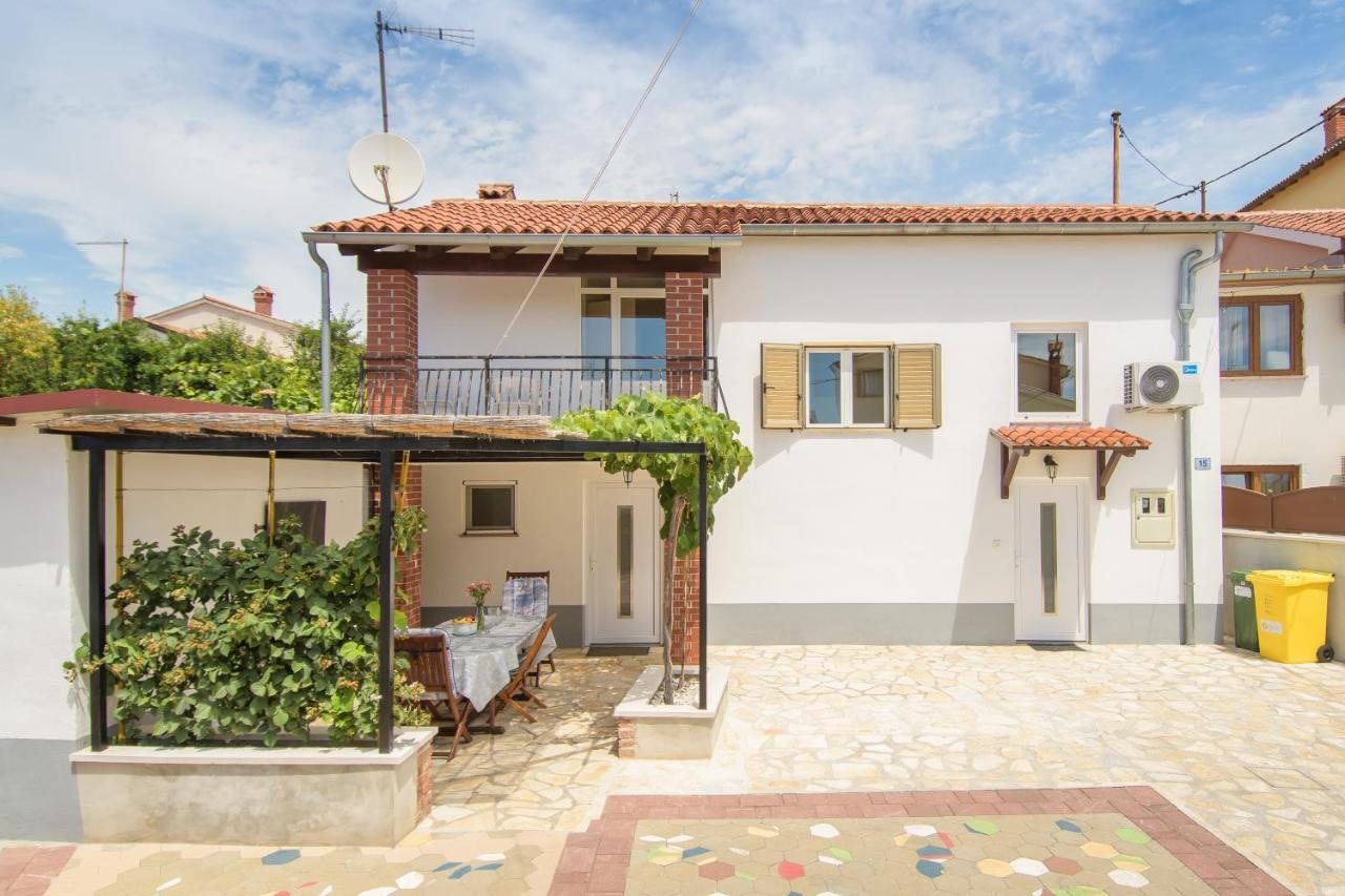 Giovanni Vabriga With Private Jacuzzi Holiday home