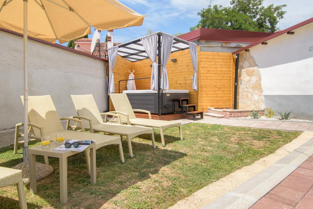 Giovanni Vabriga With Private Jacuzzi *