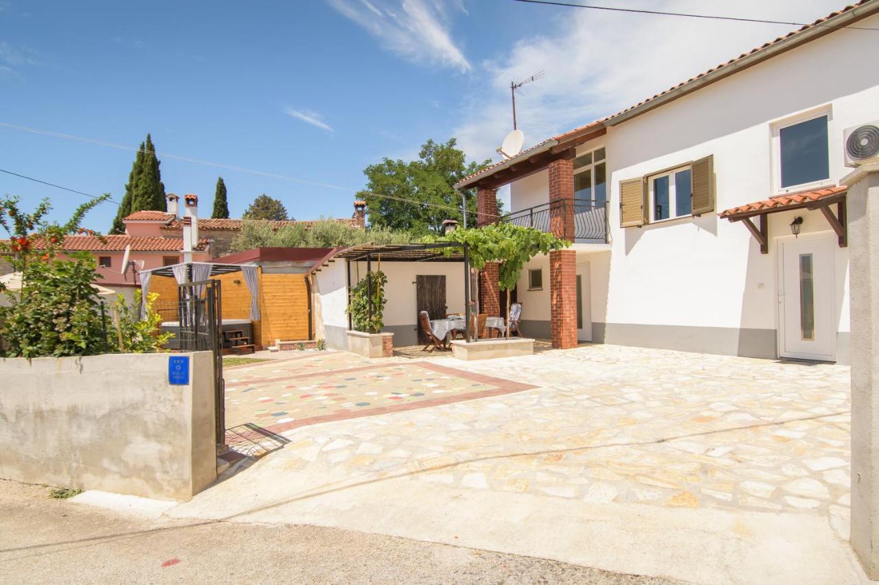 Holiday home Giovanni Vabriga With Private Jacuzzi