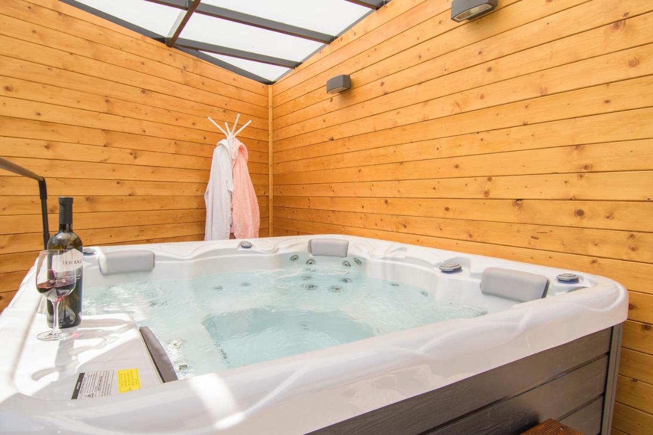 Holiday home Giovanni Vabriga With Private Jacuzzi